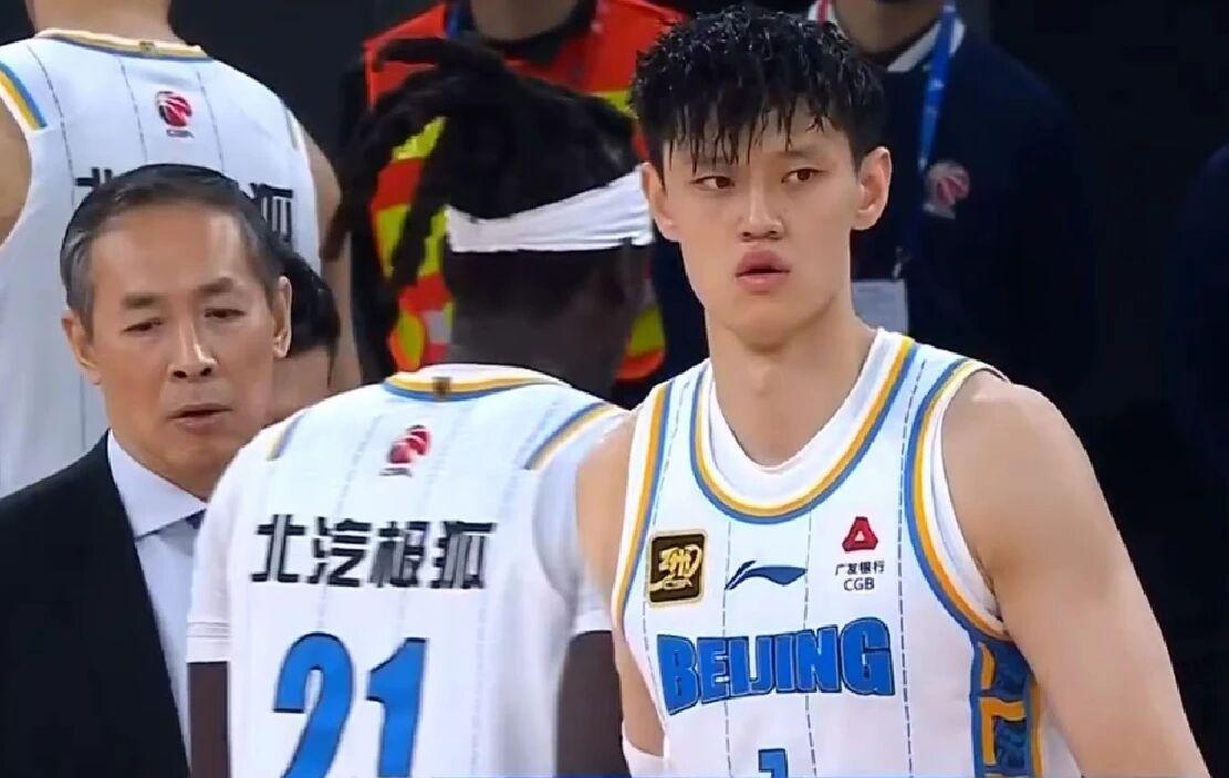 开云体育-CBA消息!曾凡博最后一轮复出,胡明轩伤病严重,赵继伟引发争议
